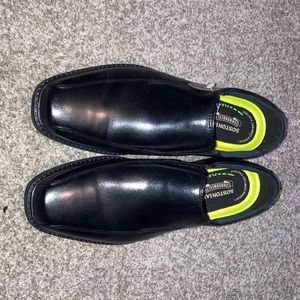 Bostonian commonwealth size 9 dress shoes